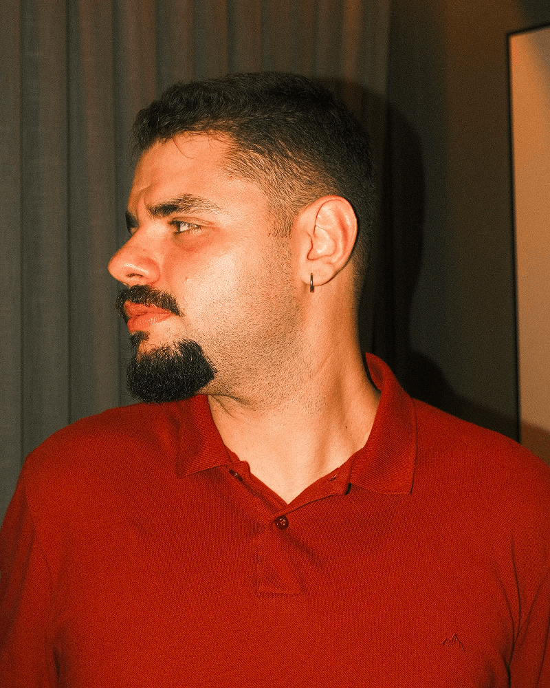 Portrait photo of Vinicius Ribeiro